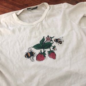 Brandy Melville bee tee shirt